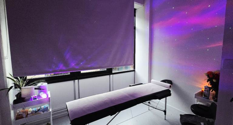 Relax and rewind , deep tissue massage instant appointments available 