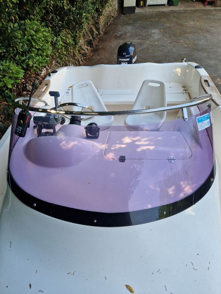 MAZURY 560 WALK AROUND CUDY 90Hp evenrude outboard and rollercoaster trailer