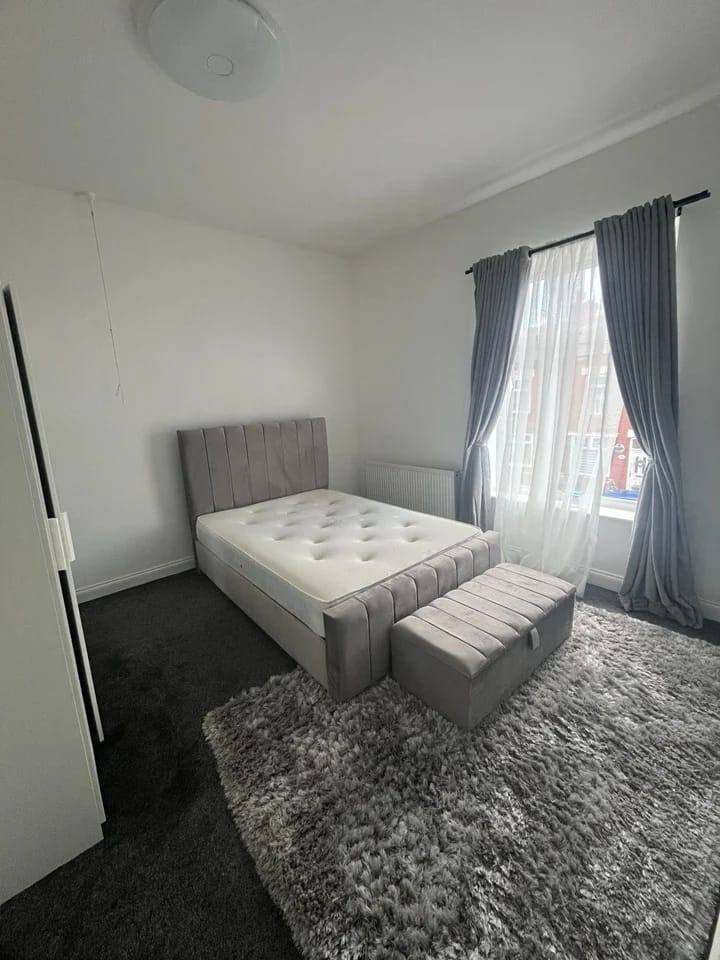 Spacious and Cosy 3 Bed House for Rent – M26 1HE