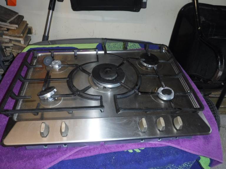 5 burner gas hob
