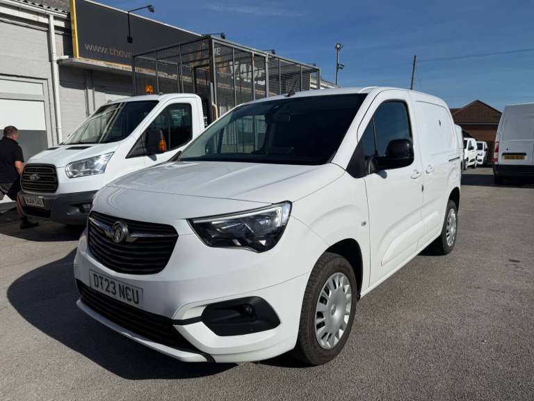 2023 Vauxhall Combo 1.5 Combo 2300 Professional Turbo D S/S SWB 3 SEATS Panel Van Diesel Manual
