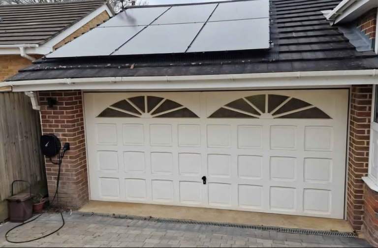 Lock up Double Garage to rent in Southampton, Bassett (SO16 7ES)