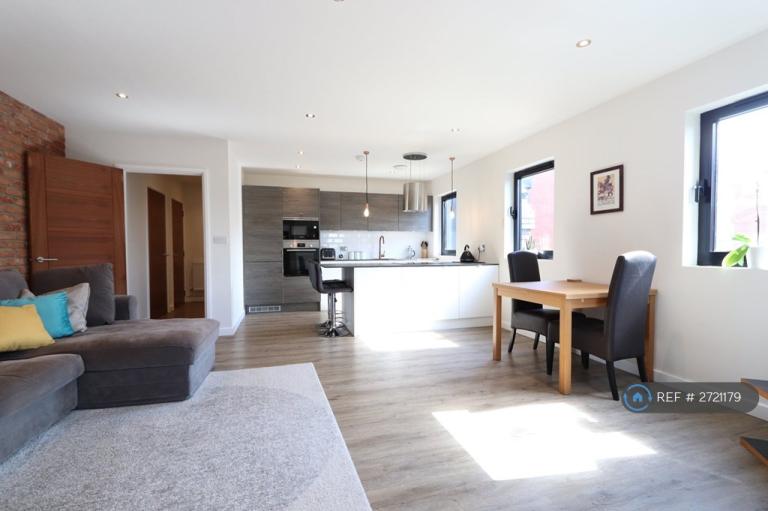 1 bedroom flat in The Old Police Station, Bristol, BS6 (1 bed) (#2721179)