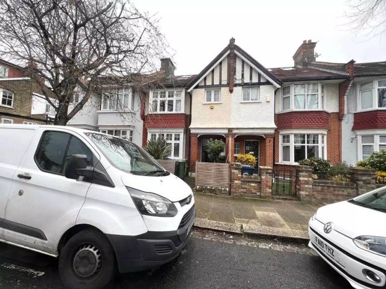 6 bedroom semi-detached house to rent Waldegrave Road, London W5 - Ealing 
