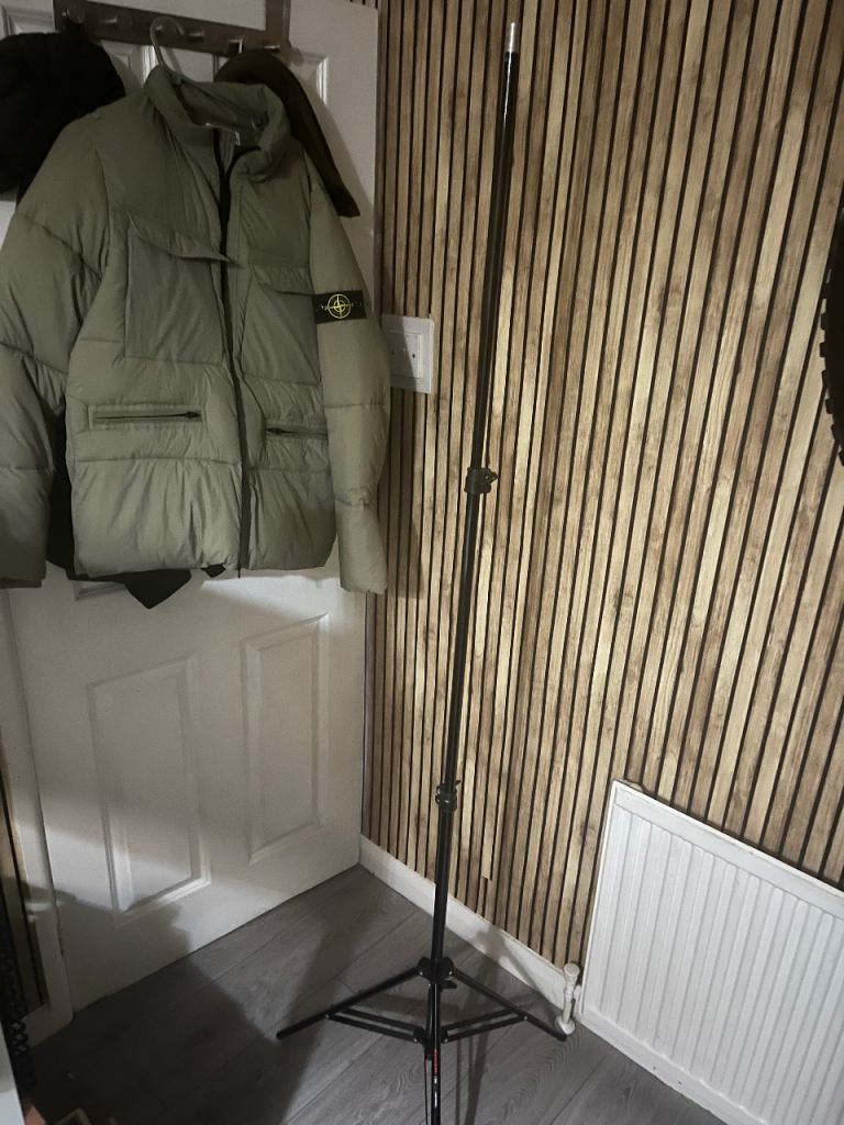 Light stand / tripod 