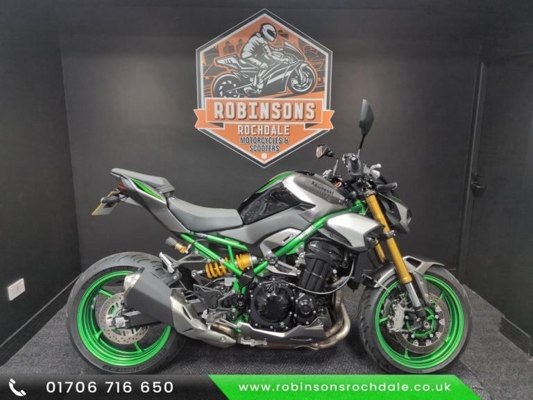 2025 25 Kawasaki Z900 SE with 3495 miles one owner