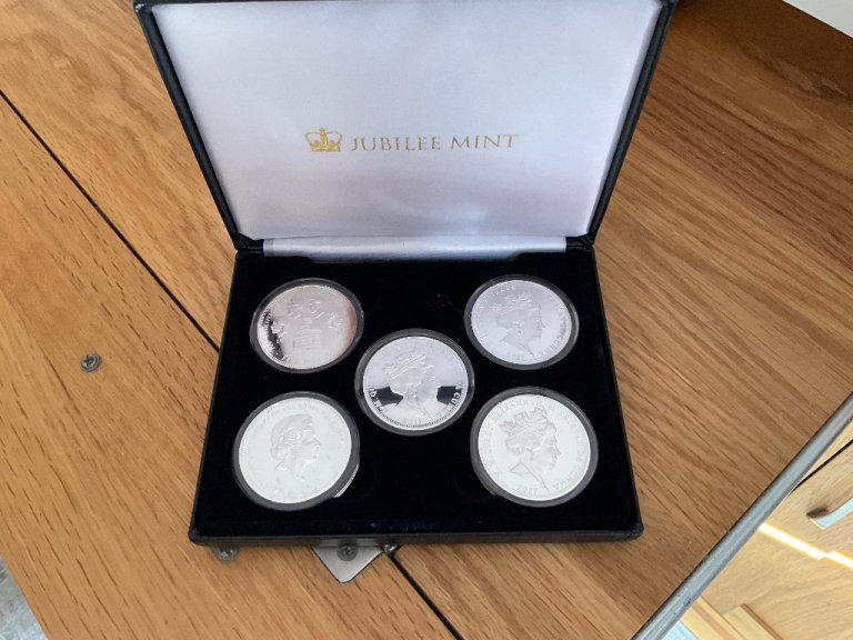 Coin Collection 100th Anniversary of The House of Windsor £5 Coin