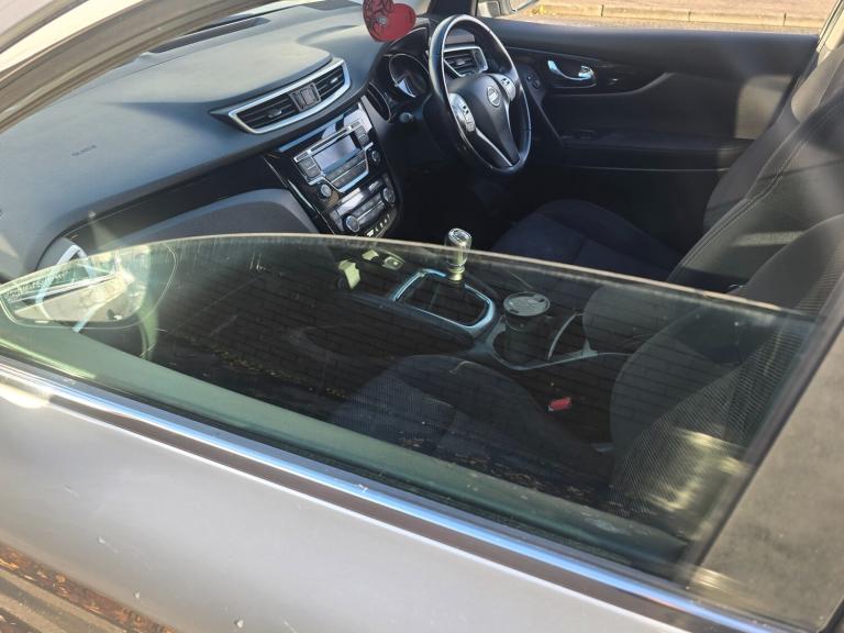 2014 Nissan Qashqai 1.2 DiG-T Acenta 5dr HATCHBACK Petrol Manual