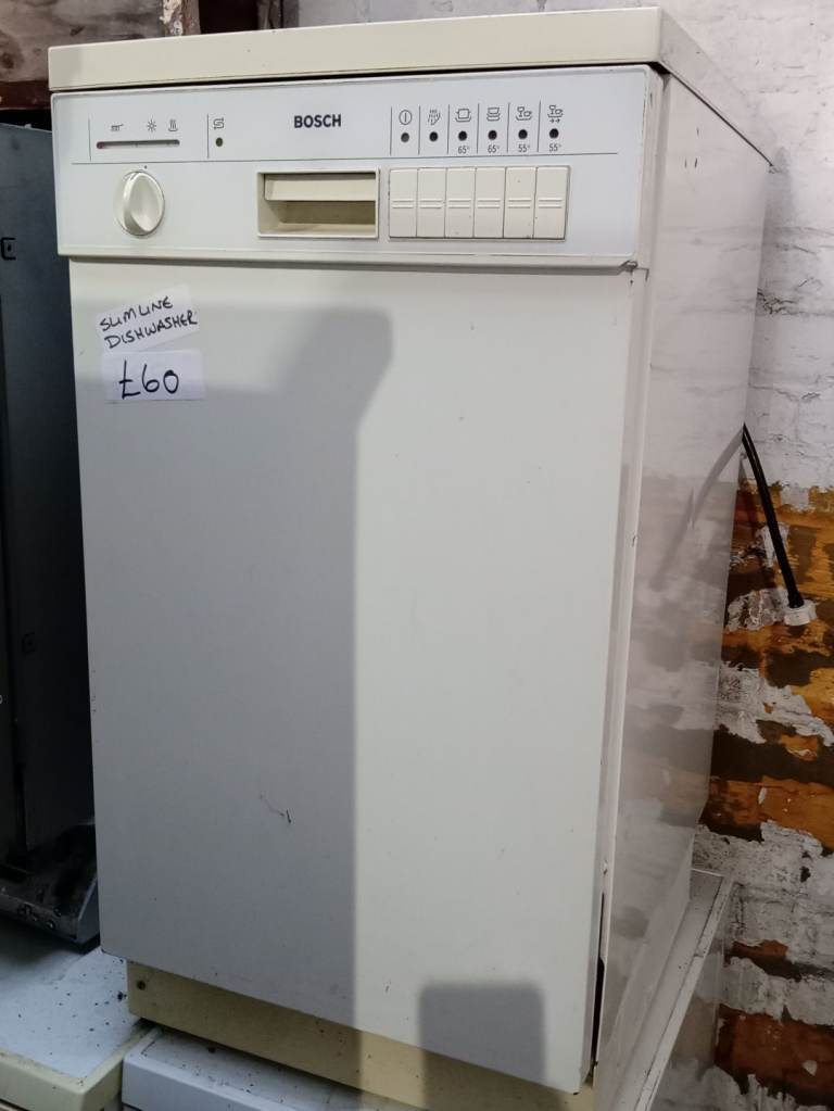BOSCH SLIMLINE DISHWASHER IN EXCELLENT CONDITION 