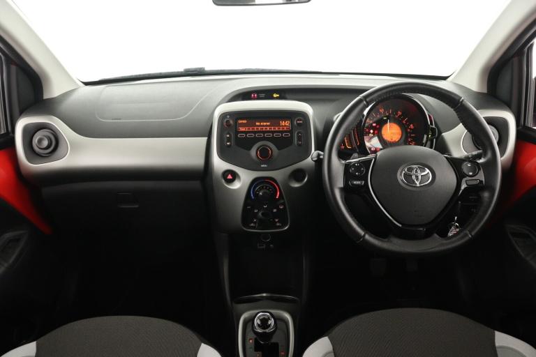 2017 Toyota AYGO 1.0 VVT-i X-Play 5dr x-shift HATCHBACK PETROL Automatic