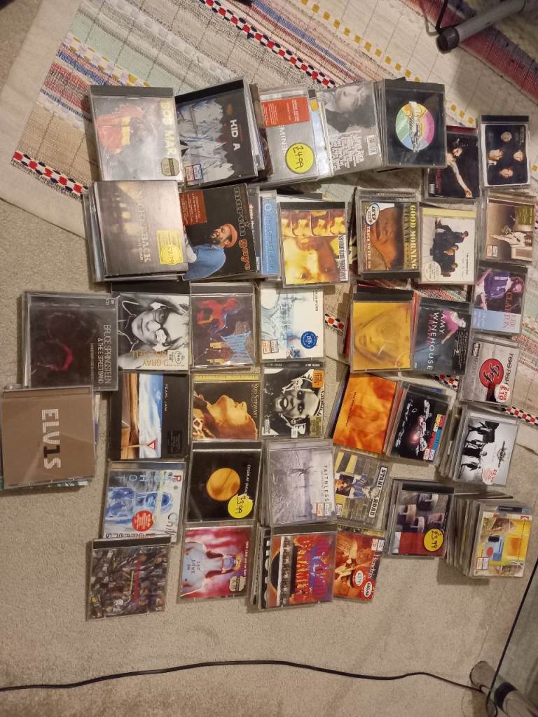 Philips radio/CD/Cassette stereo and big CD collection 