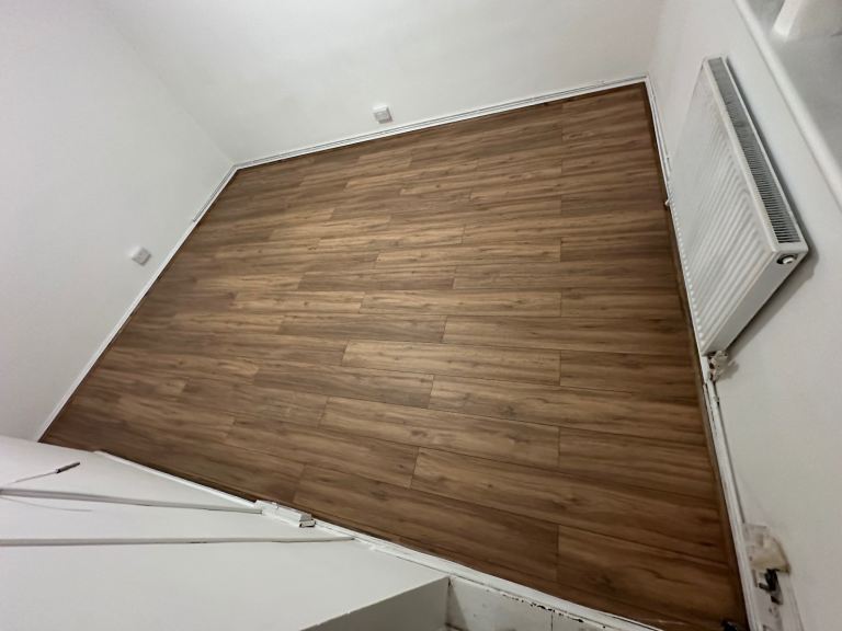 Laminate Herringbone LVT flooring Handyman Painter Wallpaper Wall Panelling Furniture Assembly 