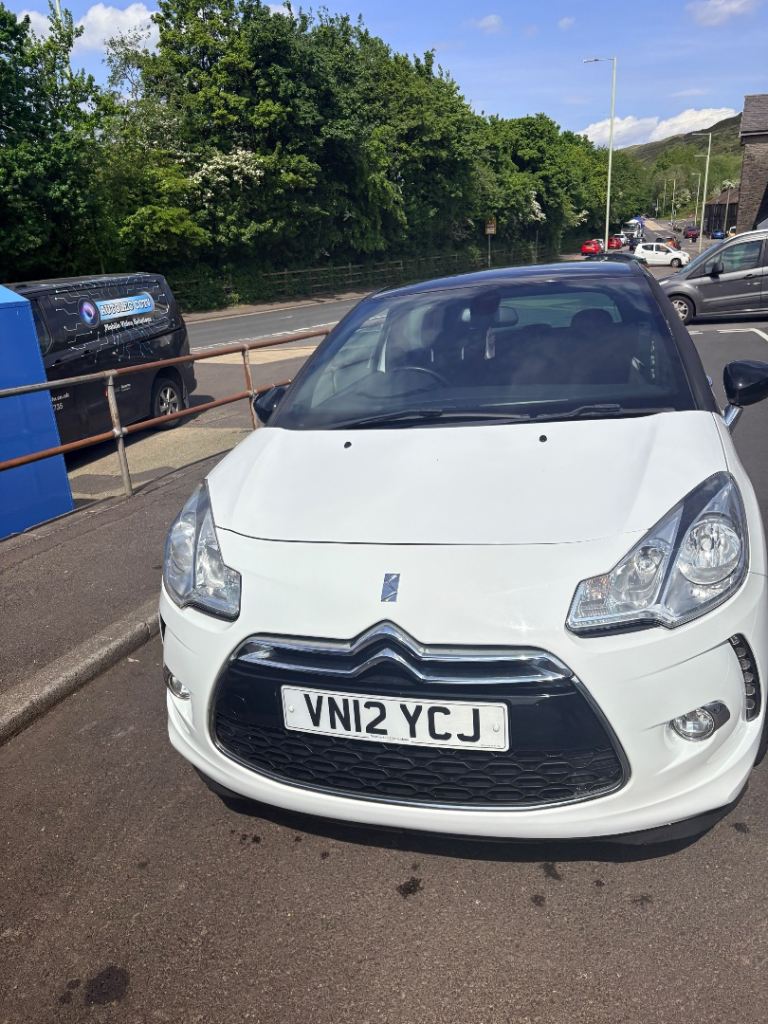Citroen, DS3, Hatchback, 2012, Manual, 1598 (cc), 3 doors