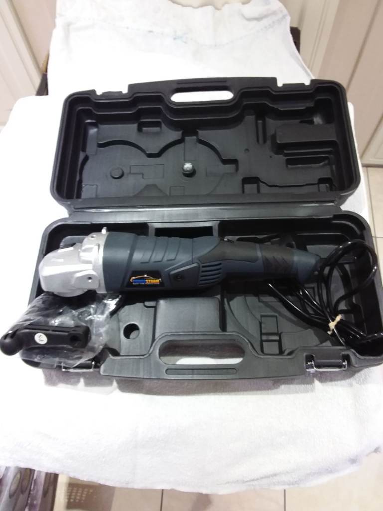 Powerstorm Pro Polisher/Sander-with Pads- in a Case - NEW - Never Used.