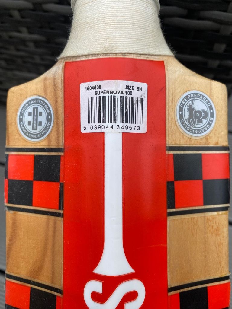 Gray-Nicolls Supernova 100 cricket bat in a Harrow size