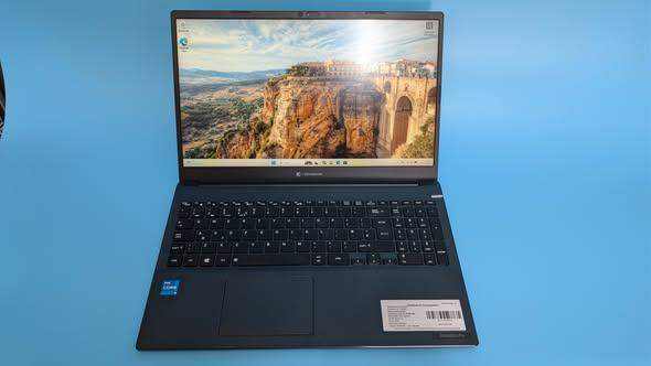 💻 Refurbished Toshiba Laptop – Ready to Go!