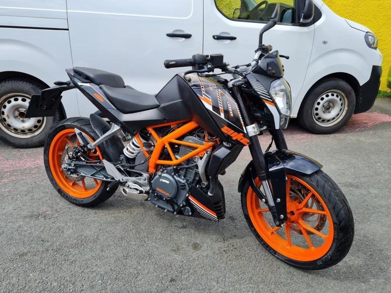November 2016 KTM Duke 390 Only Six Thousand Miles From New, DUKE, 2016, 373 (cc)