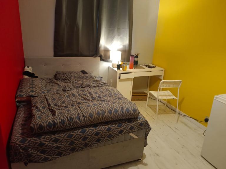 One double bed room available from 31st oct