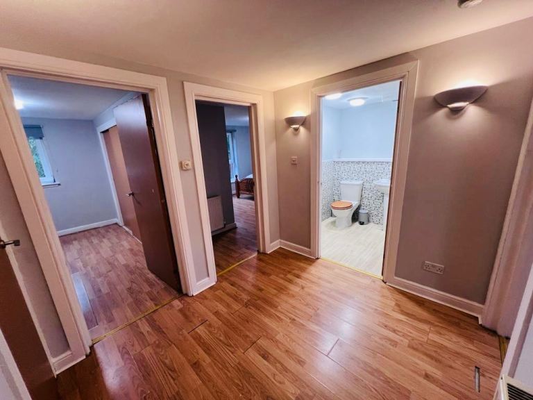 Spacious 2 Bedroom Glasgow Westend Apartment
