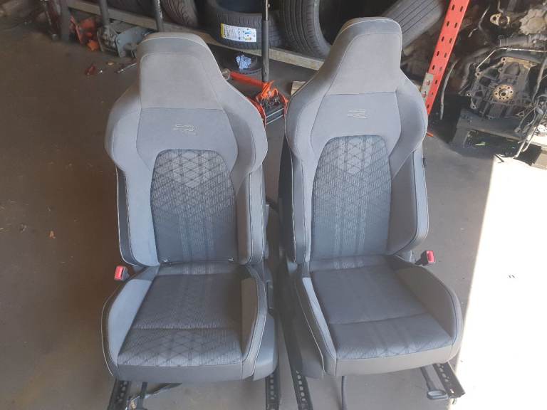 VW MK8 GOLF R FRONT SEATS CADDY T5 T6