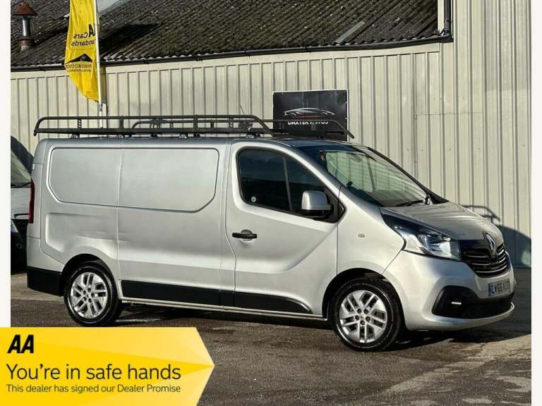 2016 Renault Trafic 1.6 dCi 27 Sport Nav SWB Standard Roof Euro 6 5dr PANEL VAN Diesel Manual
