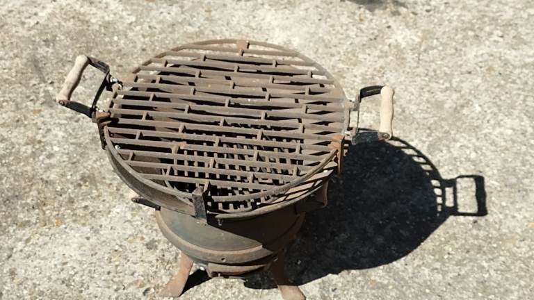 small cast iron potbelly pot belly bbq fire pit barrel camping portable camping beach