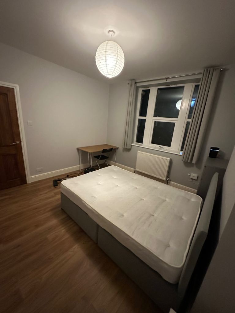 Double room for rent in a good location 