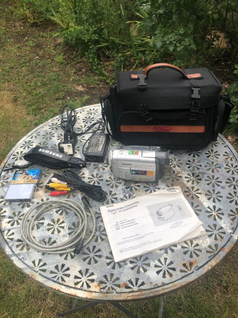 Samsung VP-D55 Mini DV DAT Camcorder Video Camera Inc Accessories Untested