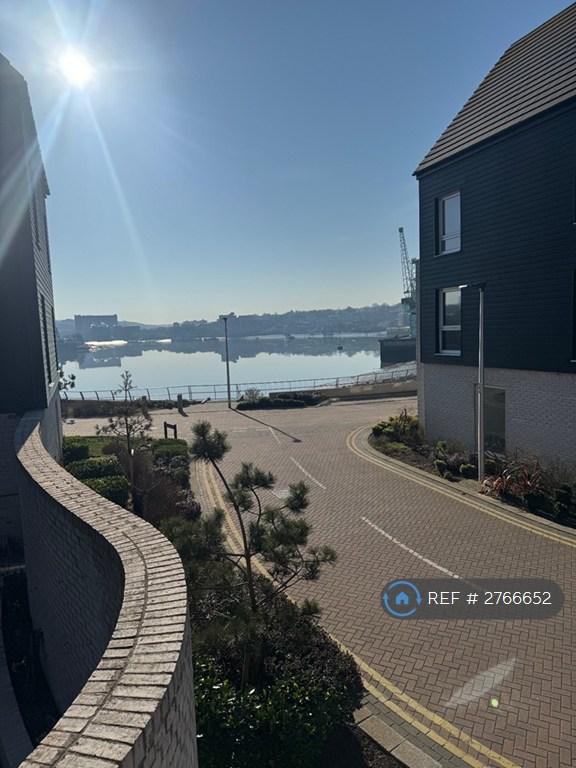 1 bedroom in Thalia Way, Rochester, ME1 (#2766652)