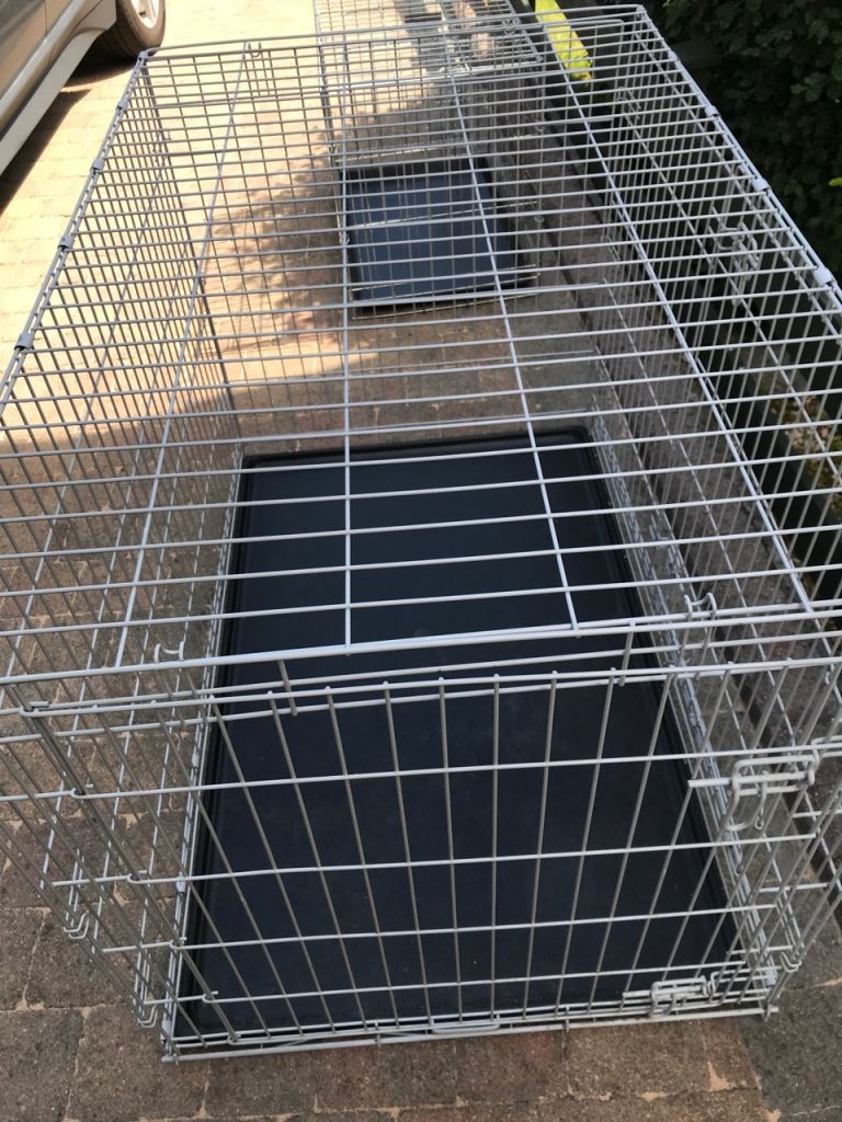 Large and small dog cages also boot cage to suite BMW 3 
