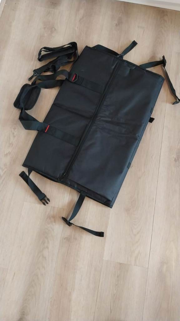 Monitor Carrying Travel Case for 27" LCD Screens and Monitors, new condition, 30% off