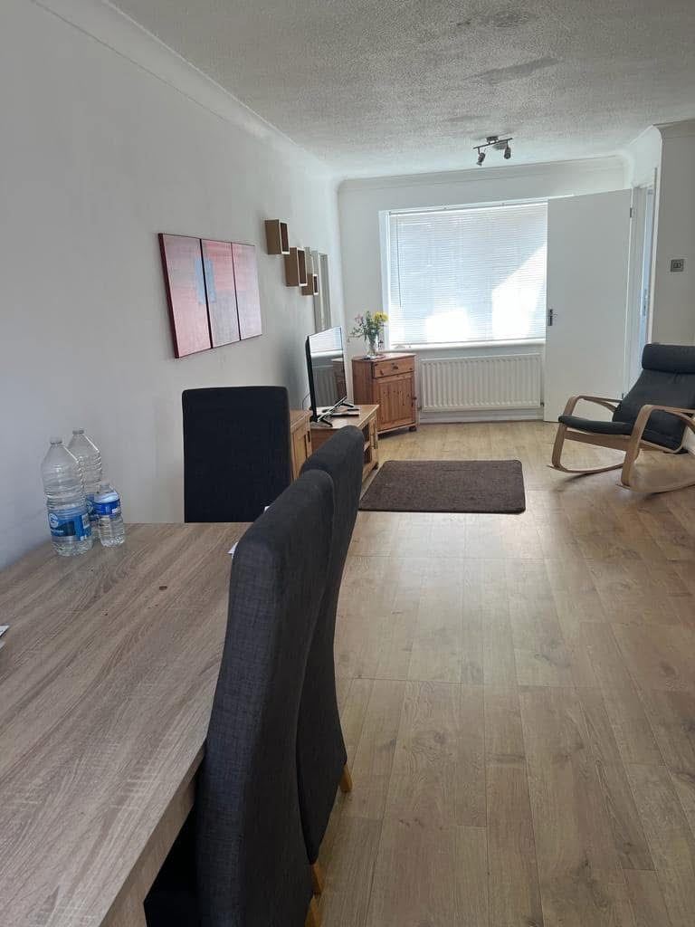 2 bedroom house available from private landlord long term