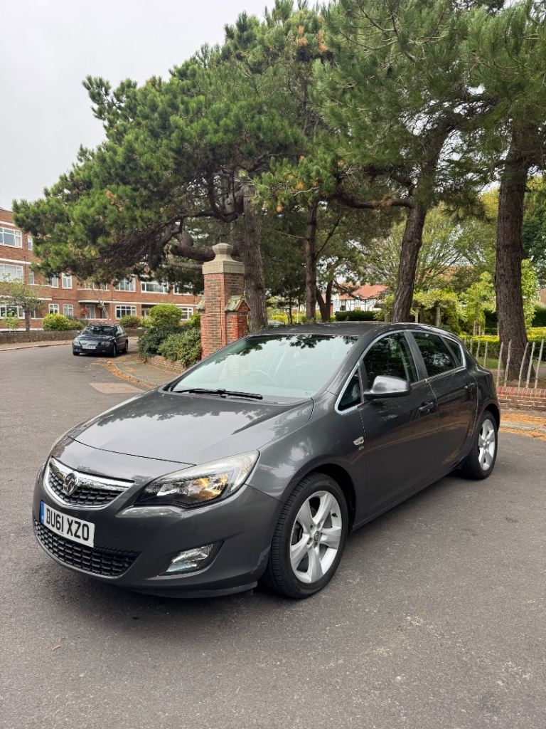 Vauxhall Astra SRI (2011) – 1.6 Petrol – Manual – 5dr Hatchback