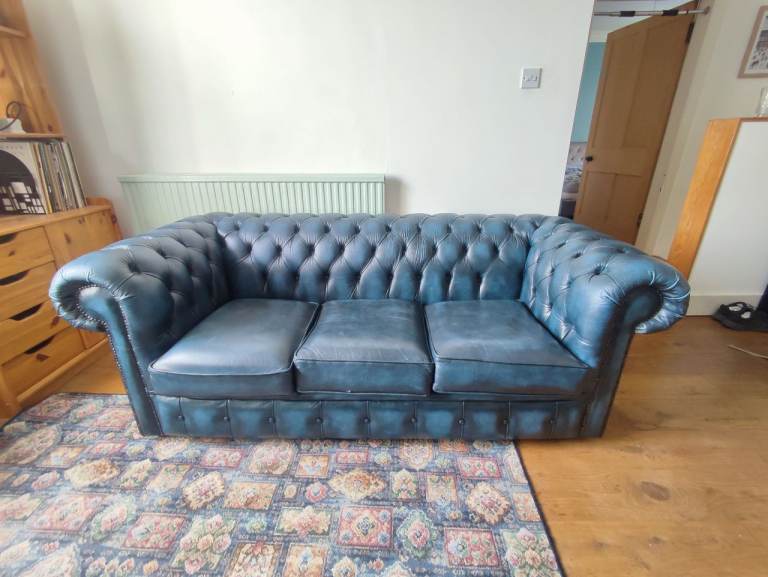 Blue Chesterfield Three Seater Leather Sofa (EH Postcode Delivery)