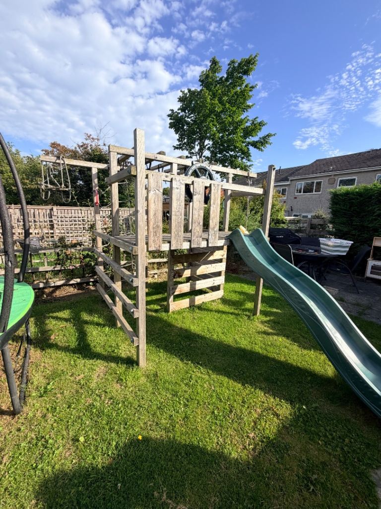 Free climbing frame 