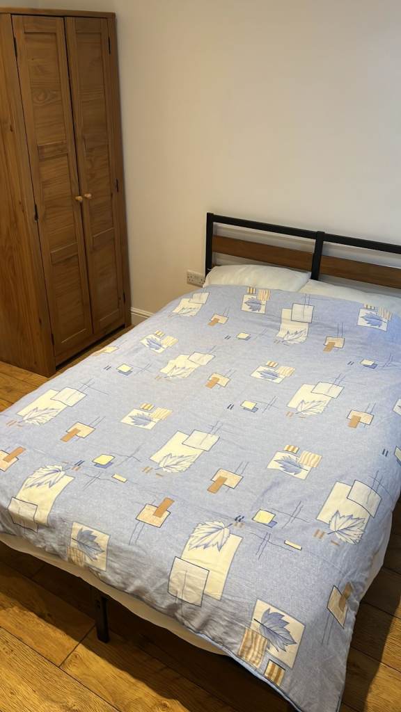 Double Room | Near Abingdon Town Centre | Free High Speed Wifi