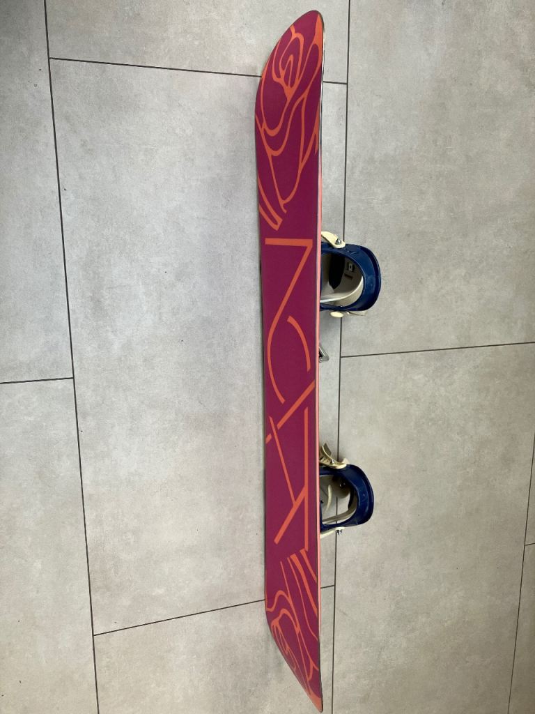 K2 First Lite 143cm snowboard & Burton Freestyle bindings