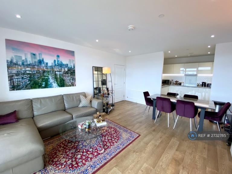 2 bedroom flat in Madeira Street, London E14, E14 (2 bed) (#2732785)