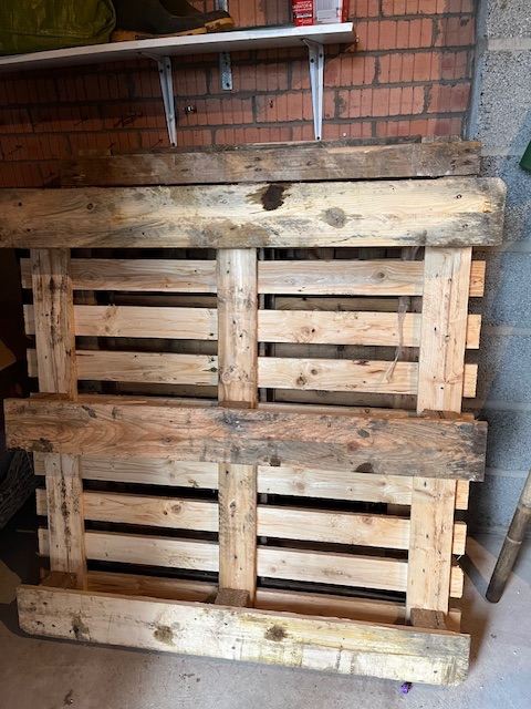 7 x wooden pallets free for collection from Pocklington