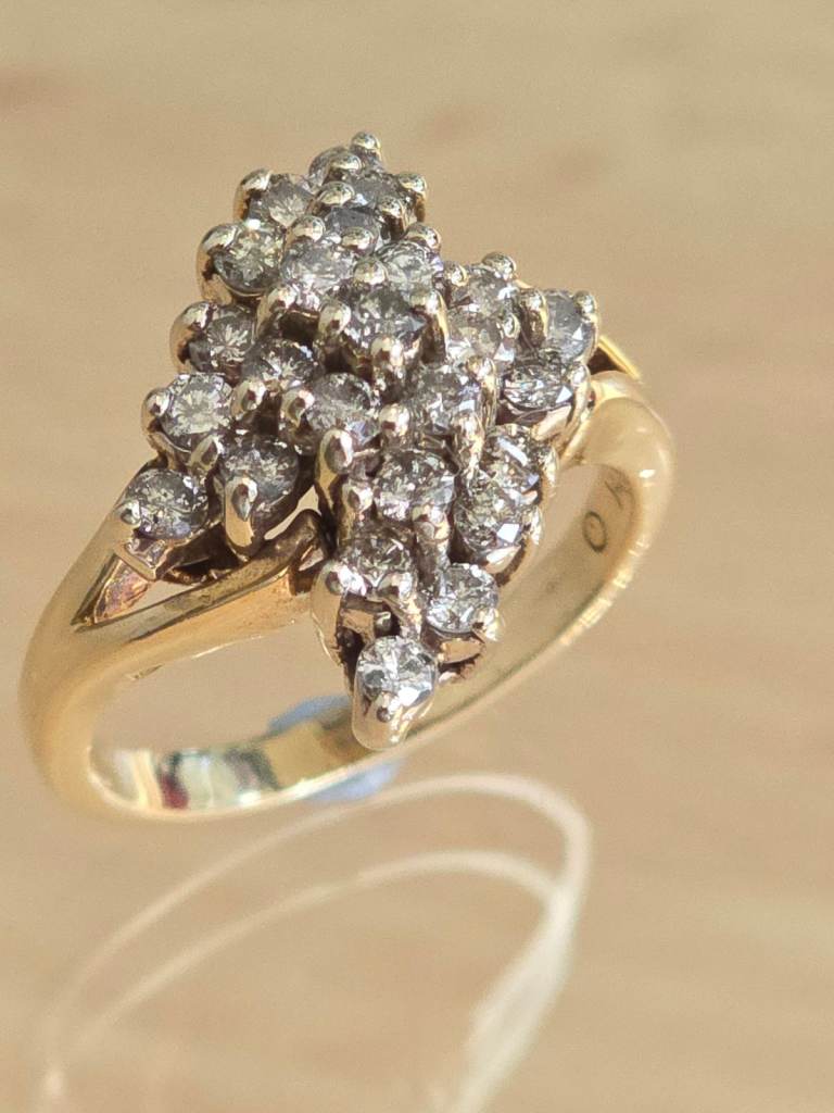 14CT GOLD DIAMOND CLUSTER DRESS RING