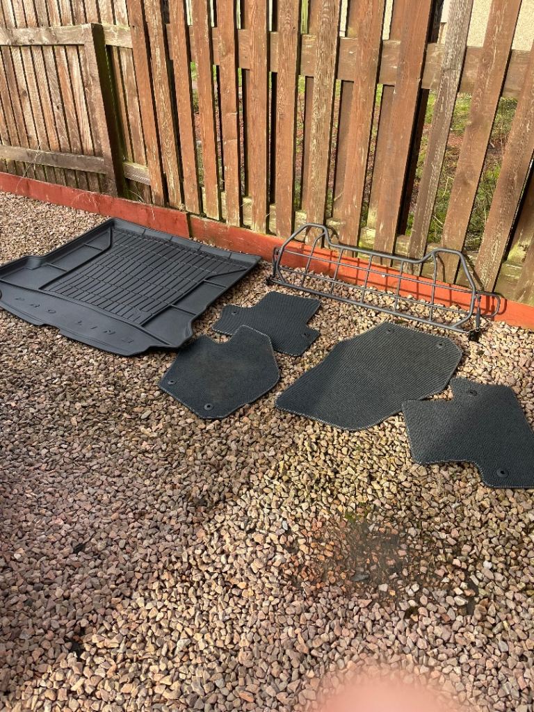 Volvo V60 MK1 Bootliner,Dog Guard and Mats