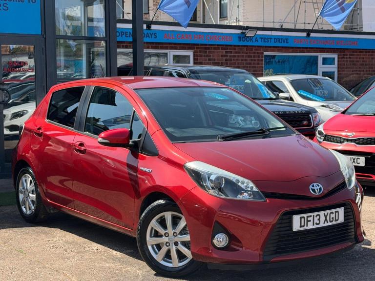 2013 Toyota Yaris 1.5 VVT-h T4 Hatchback 5dr Petrol Hybrid CVT Euro 5 (101 ps) HATCHBACK Petrol/E...