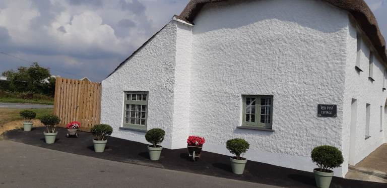 STUNNING GRADE 2 THATCHED PERIOD PROPERTY