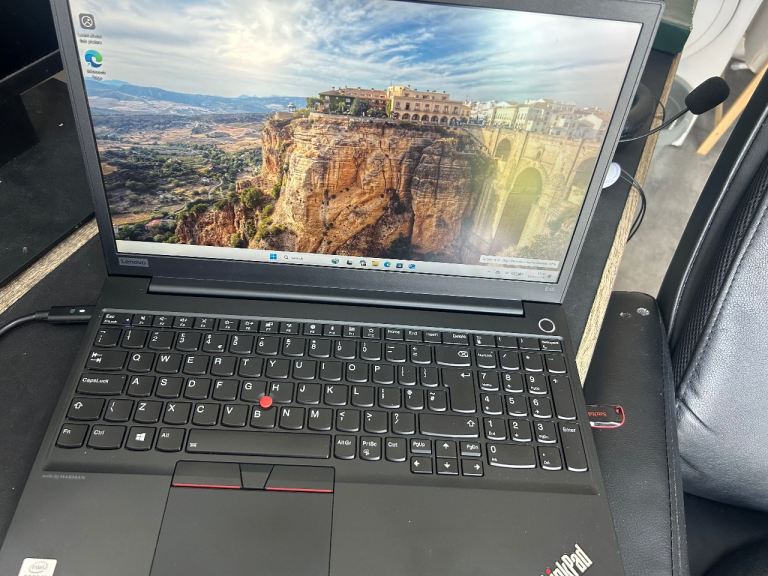 Lenovo ThinkPad i5-10210U | 16GB RAM | 256GB SSD | Windows 11 Pro
