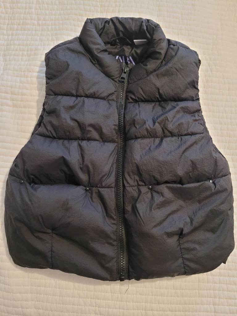Zara Girls Puffer Gillett. Black. 18 /24. 