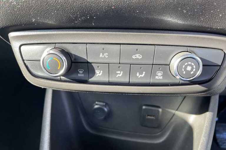 2022 Vauxhall Crossland 1.2 Turbo SE Edition 5dr HATCHBACK PETROL Manual