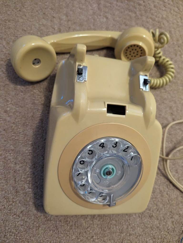Rare Vintage Telephone 706 in cream colour - 706 CB PXA 64/2A