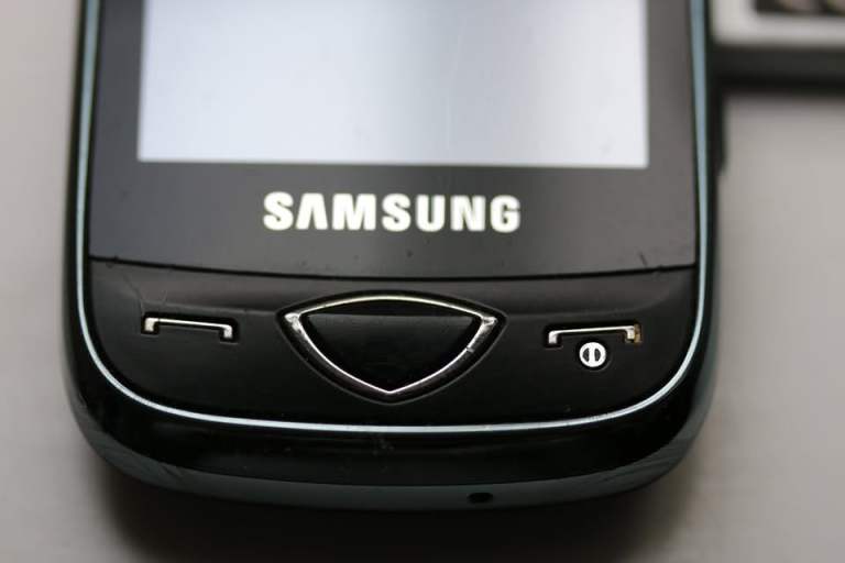 Canon EF-S 60mm f/2.8 USM Macro Lens – Sharp, Compact, Good Condition