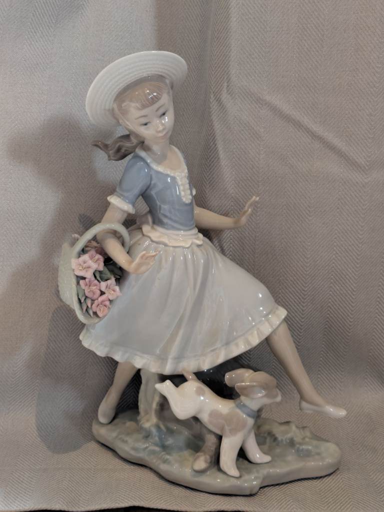 Lladró Porcelain Figurine 'Girl with Basket and Dog' – As Good As New