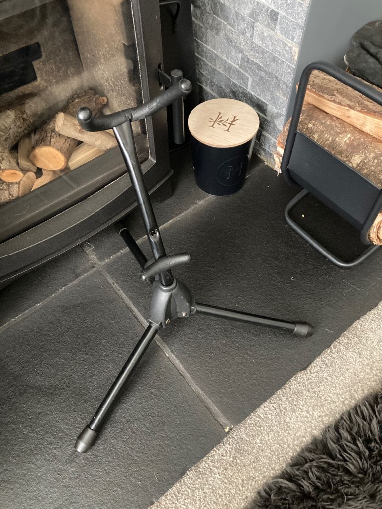 Stagg folding saxophone stand